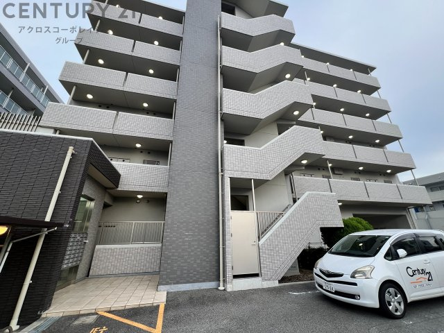 建物外観　オートロック、TVインターホン完備☆敷地内駐車場あります♪