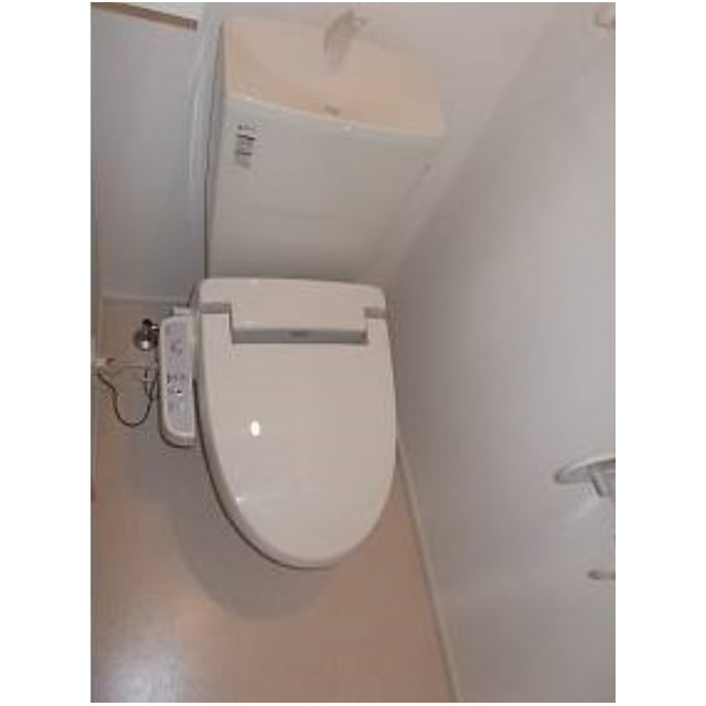 トイレ　ウォシュレット付