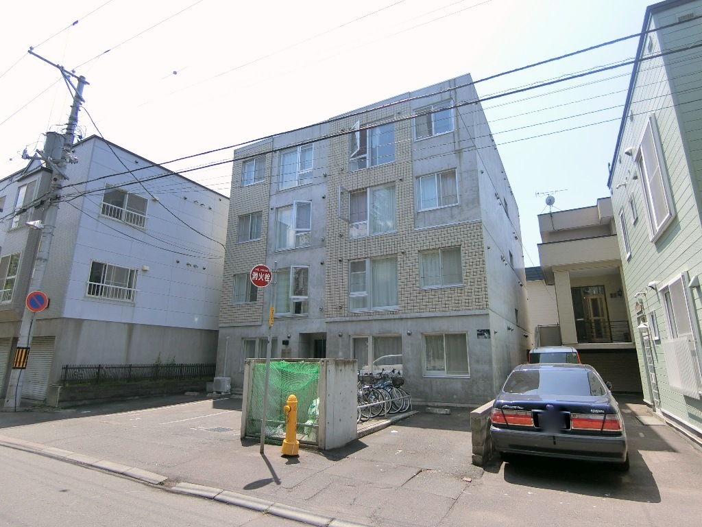 建物外観　お洒落な外観♪敷地内ロードヒーティングです！