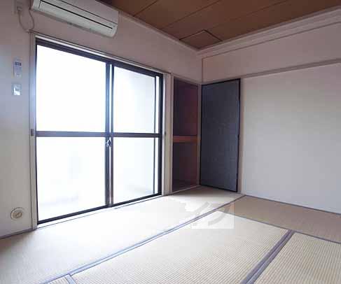 居室・リビング　落ち着きのある和室です。