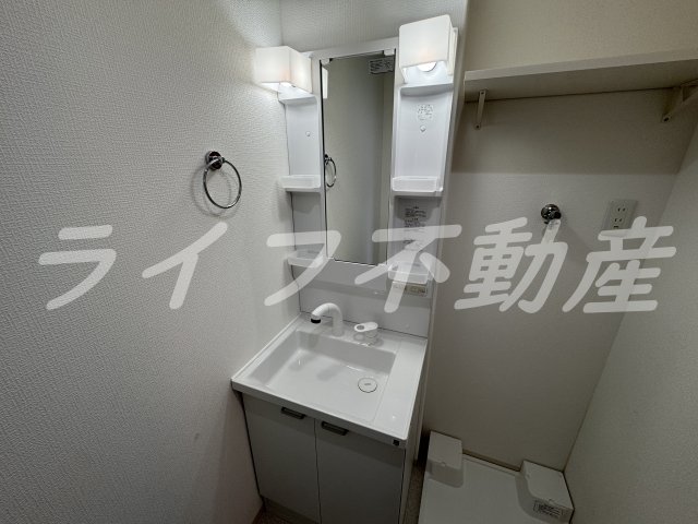 洗面設備　使いやすい独立洗面台です