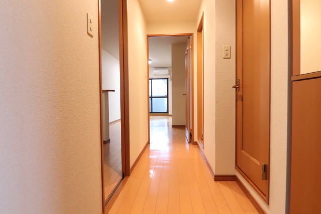 玄関　※別室の参考写真の為、現況優先です。