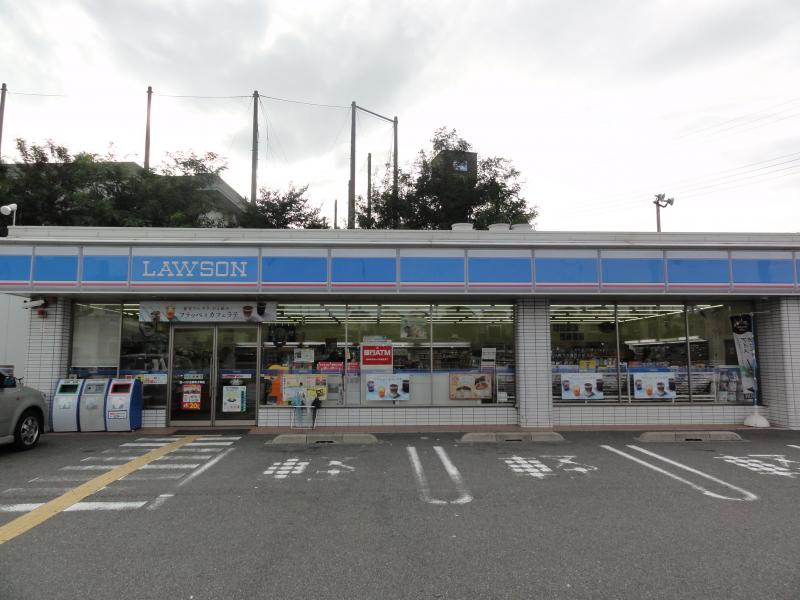 コンビニ　ローソン 玉津三丁目店（コンビニ）まで132m