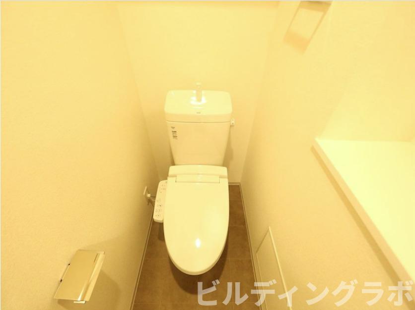 トイレ　別号室参考画像です。