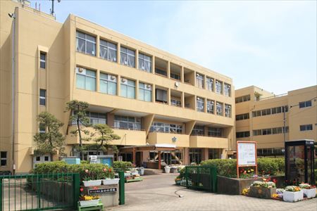 小学校　さいたま市立上小小学校（小学校）まで433m