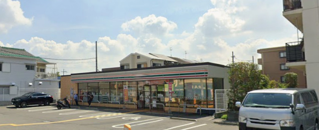 コンビニ　セブンイレブン摂津東正雀店（コンビニ）まで268m