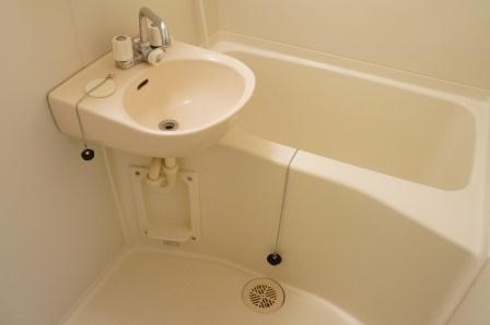 バス・シャワールーム　浴室乾燥機付です。