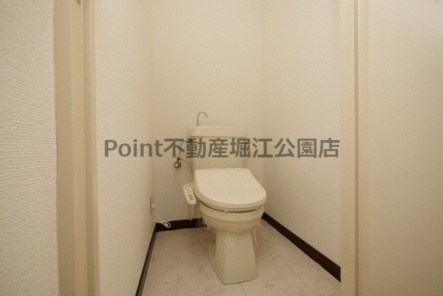 地下鉄御堂筋線 大国町駅 徒歩4分 9階建 築39年のトイレ写真