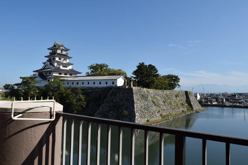 眺望　ベランダから今治城が見えます