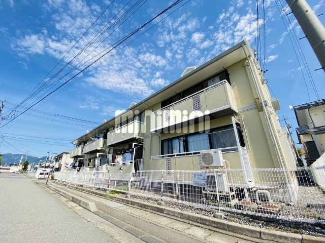 建物外観　南側からの外観写真