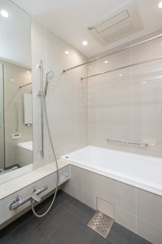 バス・シャワールーム　※写真は同タイプ住戸です。