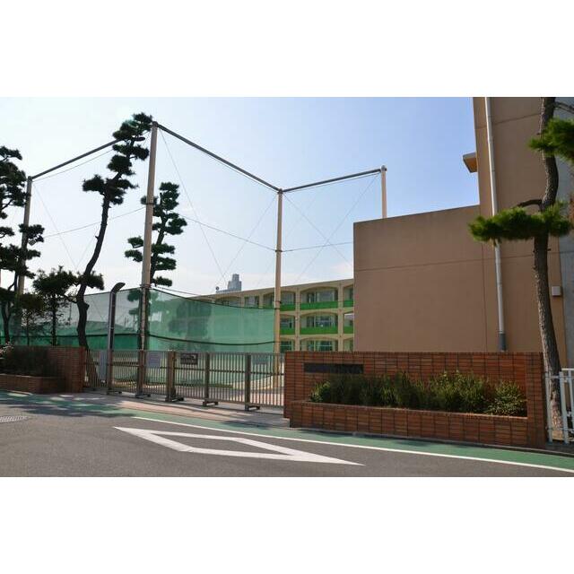 小学校　茅ヶ崎市立緑が浜小学校（小学校）まで321m
