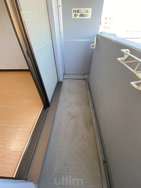 バルコニー　違うお部屋の写真です。ご参考までに