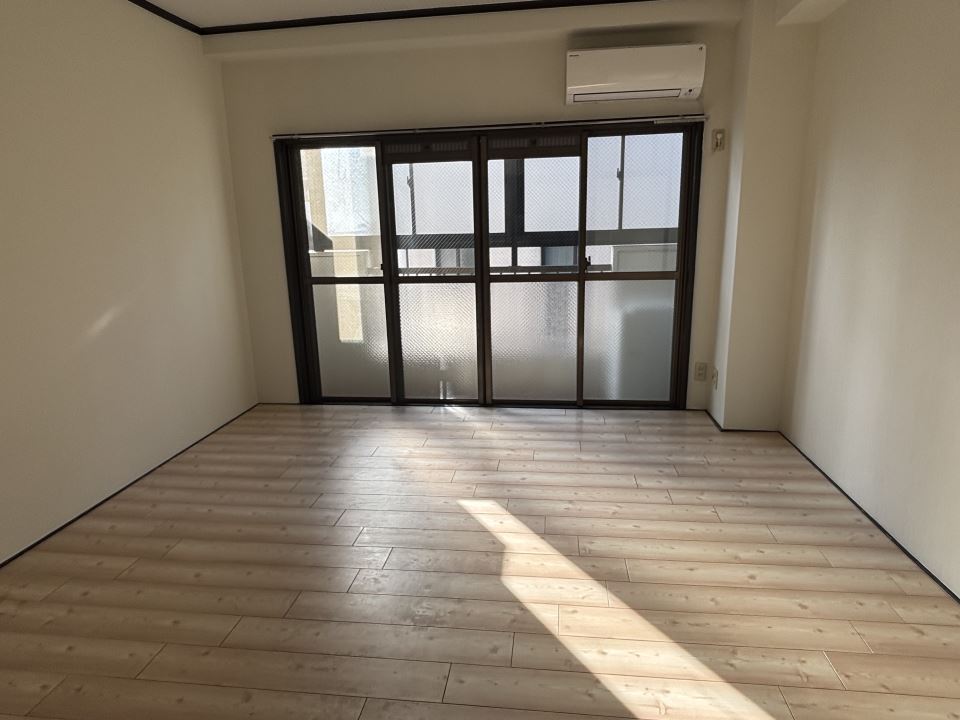 収納　家具に配置をしやすいお部屋です☆