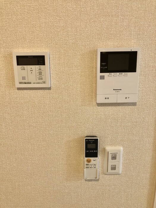 セキュリティ　給湯設備、モニター付インターホン