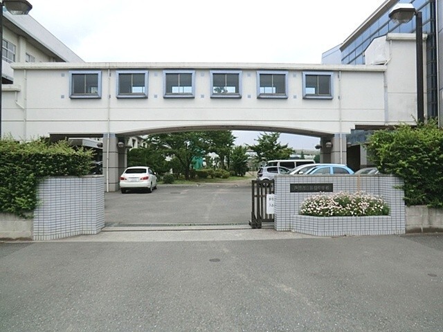 中学校　戸田市立美笹中学校（中学校）まで1173m
