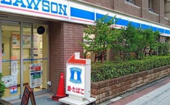 コンビニ　ローソン馬喰町駅前店（コンビニ）まで141m