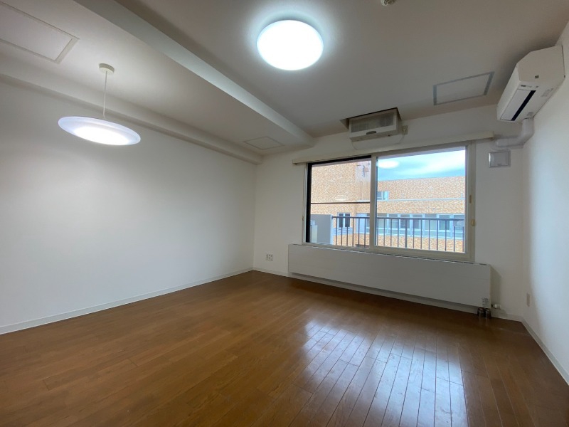 居室・リビング　広くてキレイなお部屋が広がっていて、充実した生活が送れそう。
