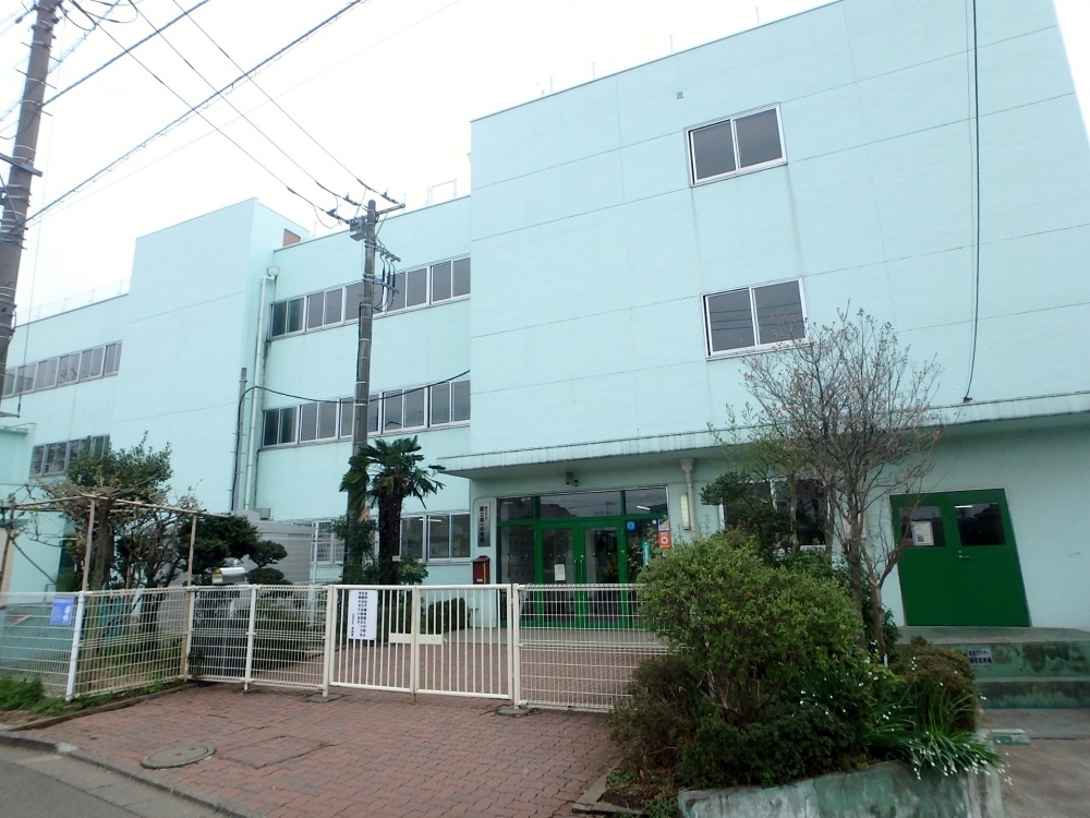 小学校　国立市立第一小学校（小学校）まで111m