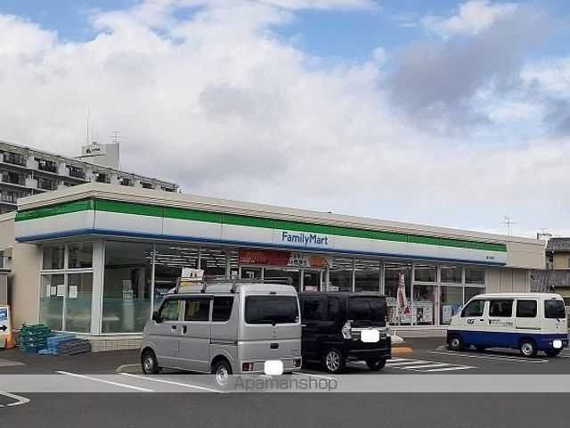 コンビニ　ファミリーマート岡山万倍店（コンビニ）まで400m