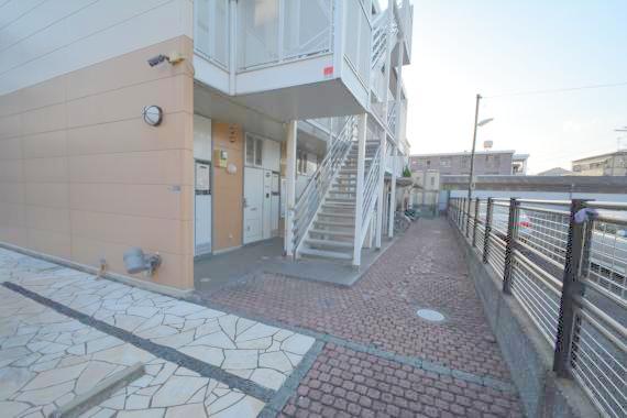エントランス　綺麗なエントランスです。