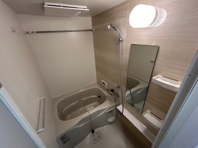 バス・シャワールーム　※同建物の別のお部屋の写真です。