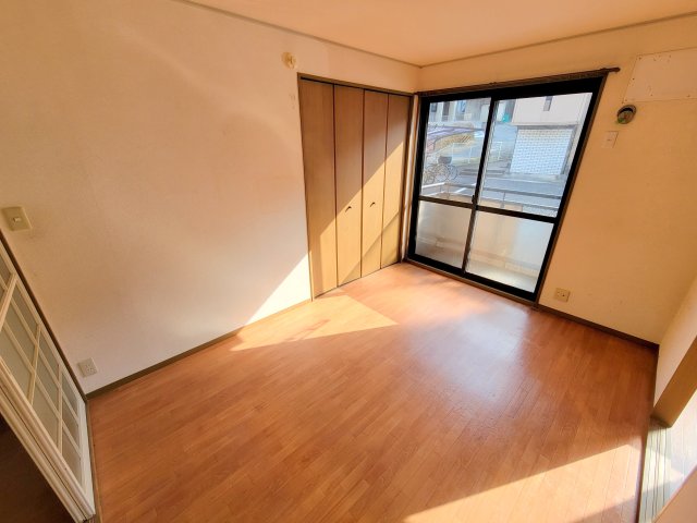 ヴィラージュN II棟の居間写真