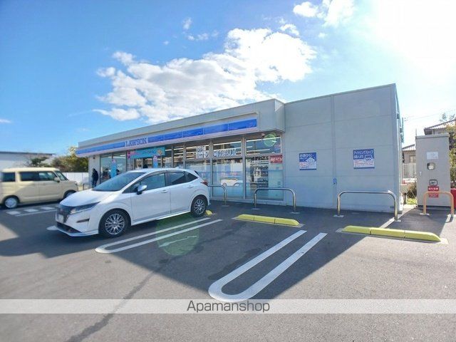 コンビニ　ローソン伊丹中野東三丁目店（コンビニ）まで330m