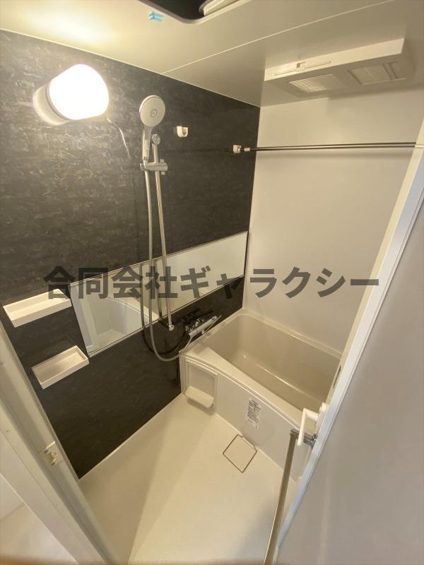 バス・シャワールーム　浴室乾燥機付きバスルーム