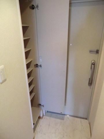 玄関　シューズＢＯＸ付き玄関