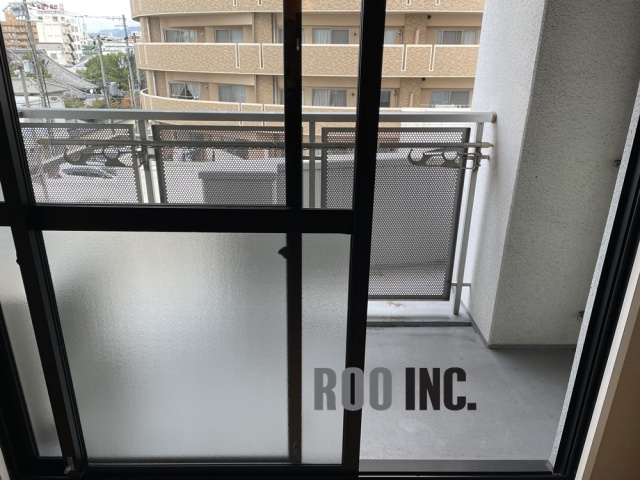 バルコニー　写真は反転のお部屋です