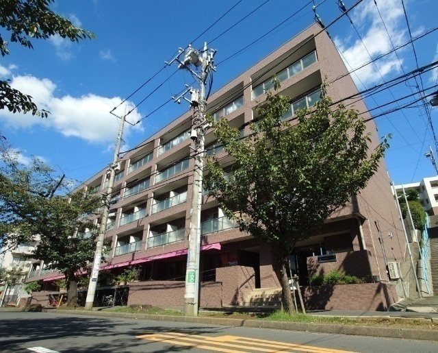 建物外観　オートロック付き