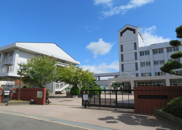 中学校　高槻市立阿武山中学校（中学校）まで1883m