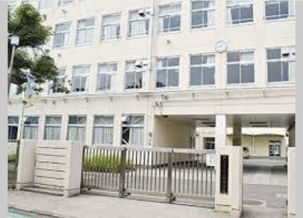 中学校　横浜市立上郷中学校（中学校）まで1103m