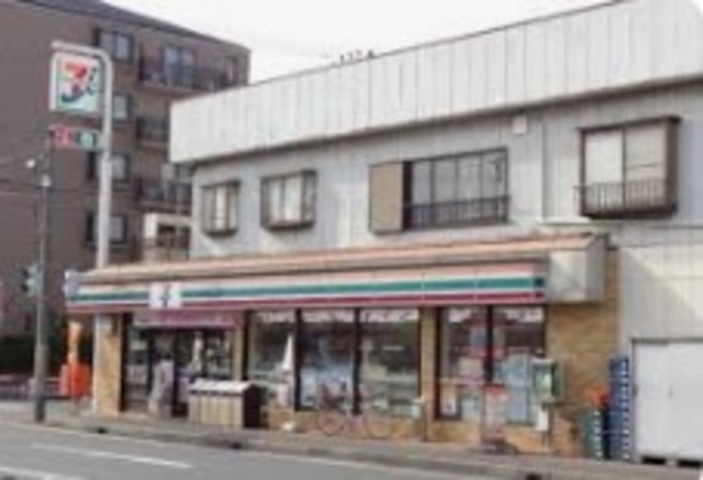 コンビニ　セブンイレブン市川本塩店（コンビニ）まで900m