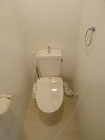地下鉄名城線 東別院駅 徒歩7分 8階建 築31年のトイレ写真