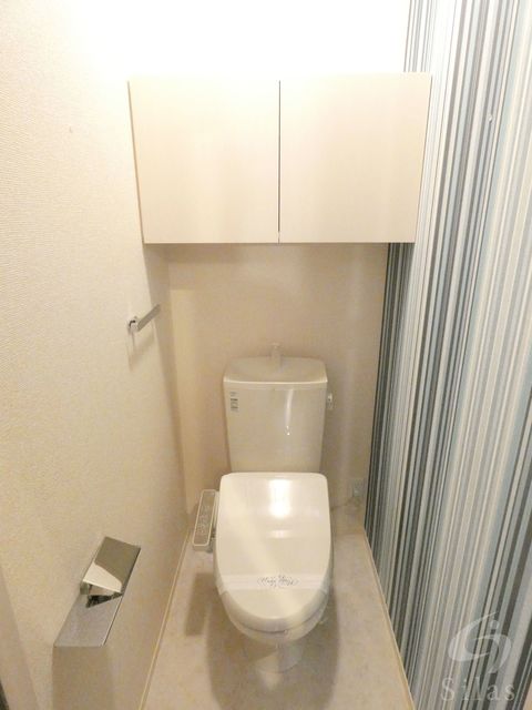 ＪＲ大阪環状線 桃谷駅 徒歩5分 3階建 築9年のトイレ写真