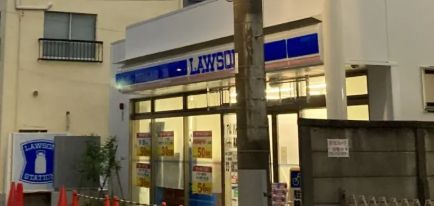 コンビニ　ローソン台東三ノ輪一丁目店（コンビニ）まで165m
