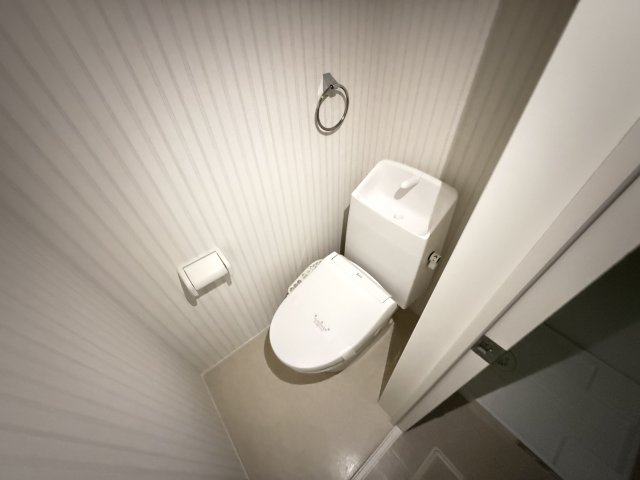 トイレ　広々としたトイレです！