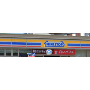 コンビニ　ミニストップ東郷諸輪店（コンビニ）まで209m