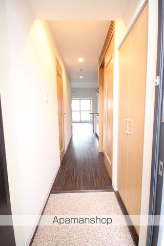 広島電鉄宮島線 東高須駅 徒歩5分 9階建 築18年の玄関写真