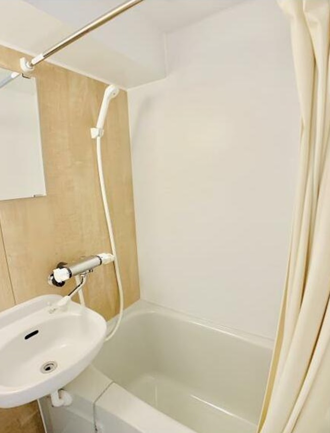 東急田園都市線 三軒茶屋駅 徒歩9分 8階建 築43年の風呂写真