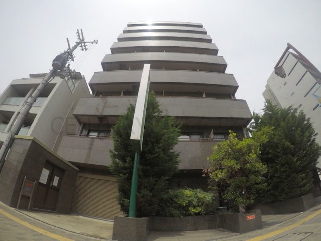 ロイヤルクイーンズパーク江坂の外観写真