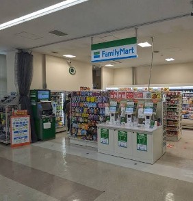 コンビニ　ファミリーマート東海大学品川キャンパス／S店（コンビニ）まで93m