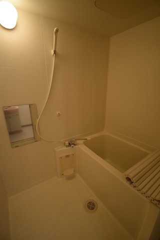 バス・シャワールーム　※同間取の別部屋の写真です