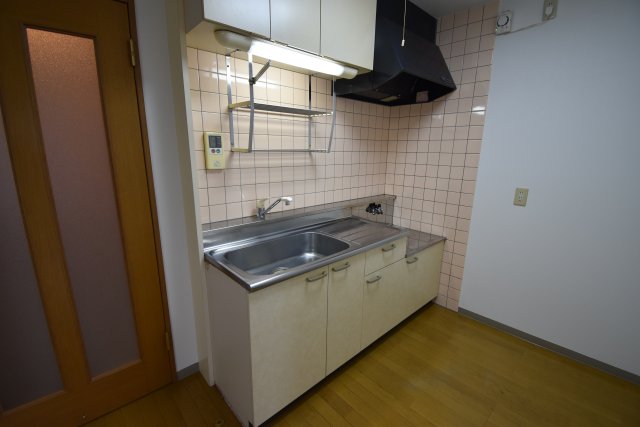 キッチン　※同間取の別部屋の写真です