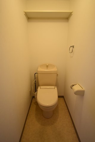 トイレ　※同間取の別部屋の写真です