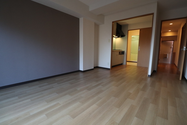 エルロード住吉7号館の居間写真