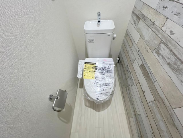 トイレ　綺麗なトイレにはウォシュレット標準装備です。