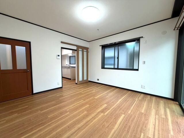 ＪＲ相模線 南橋本駅 徒歩28分 2階建 築44年の居間写真